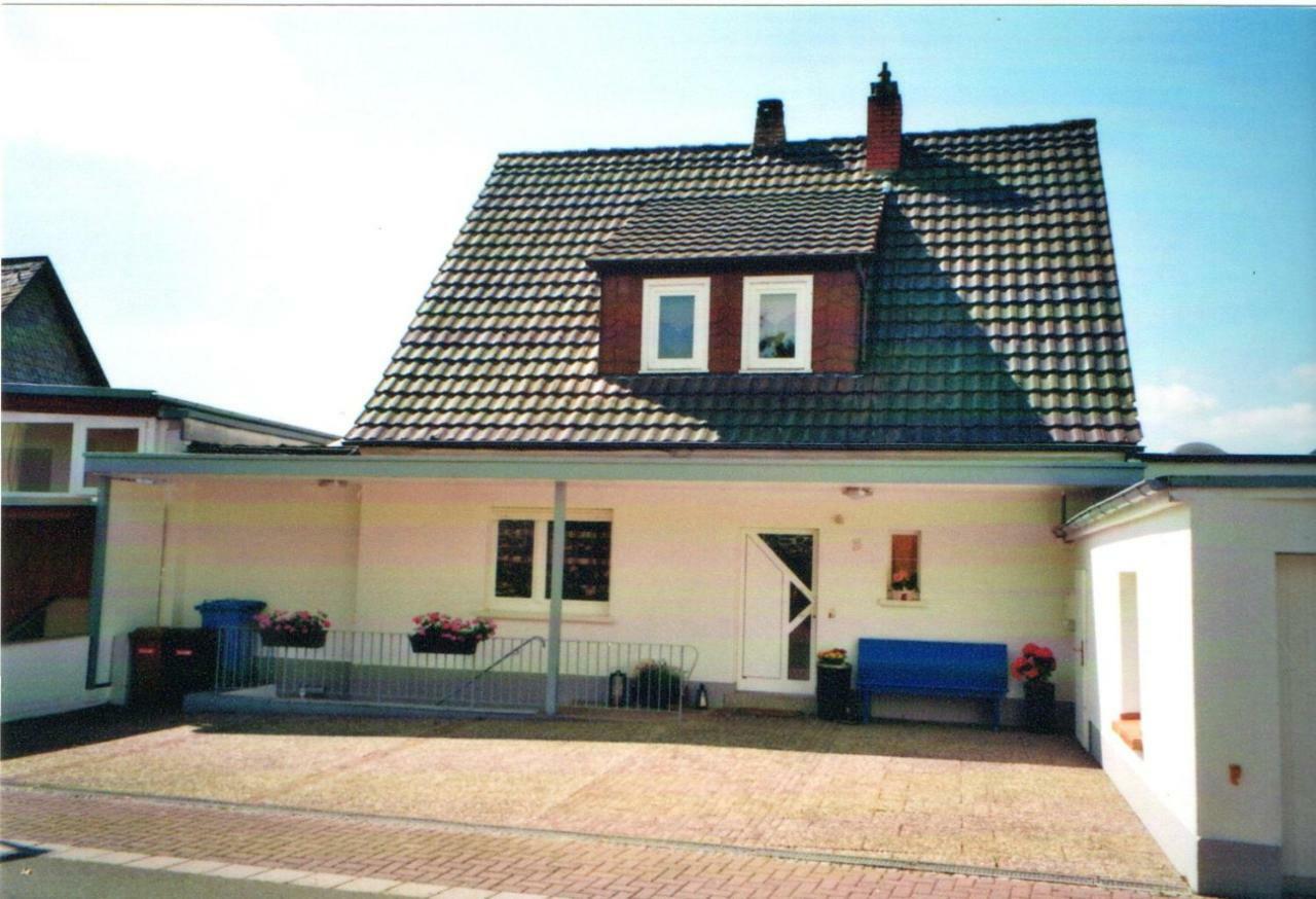 Ferienwohnung Buettner Solms-Oberbiel Экстерьер фото